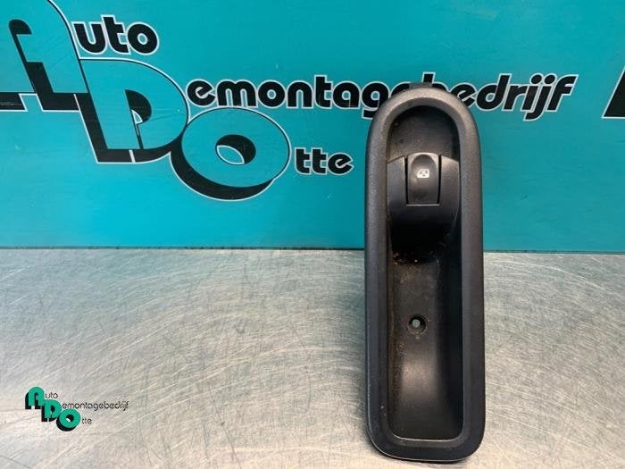 Commutateur vitre électrique d'un Renault Clio (Clio 3 06-), Renault, -, 3 mois de garantie, Utilisé