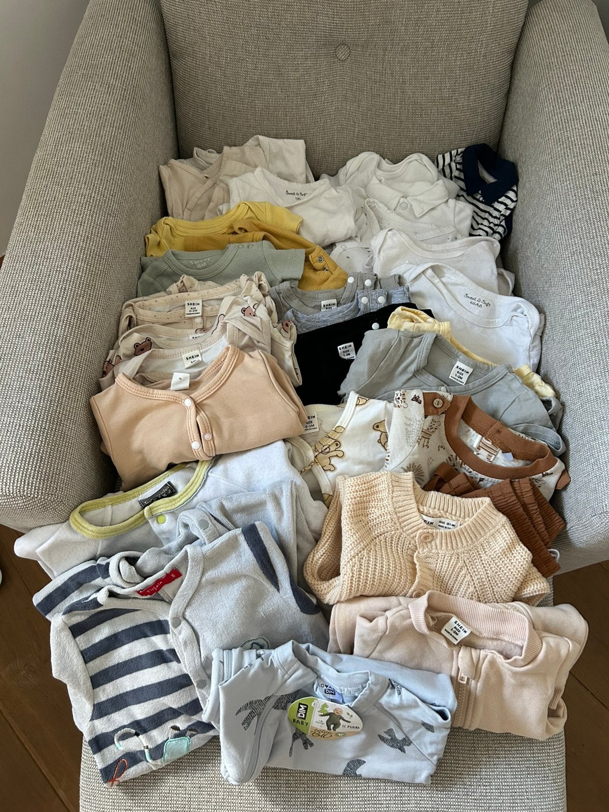 Lot vetement bebe mixte 0-18 mois, Ophalen, Zo goed als nieuw