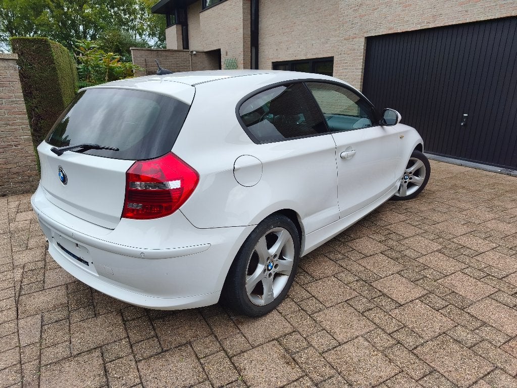 BMW serie 1, Autos, 90 kW, Euro 5, Achat, 1200 kg