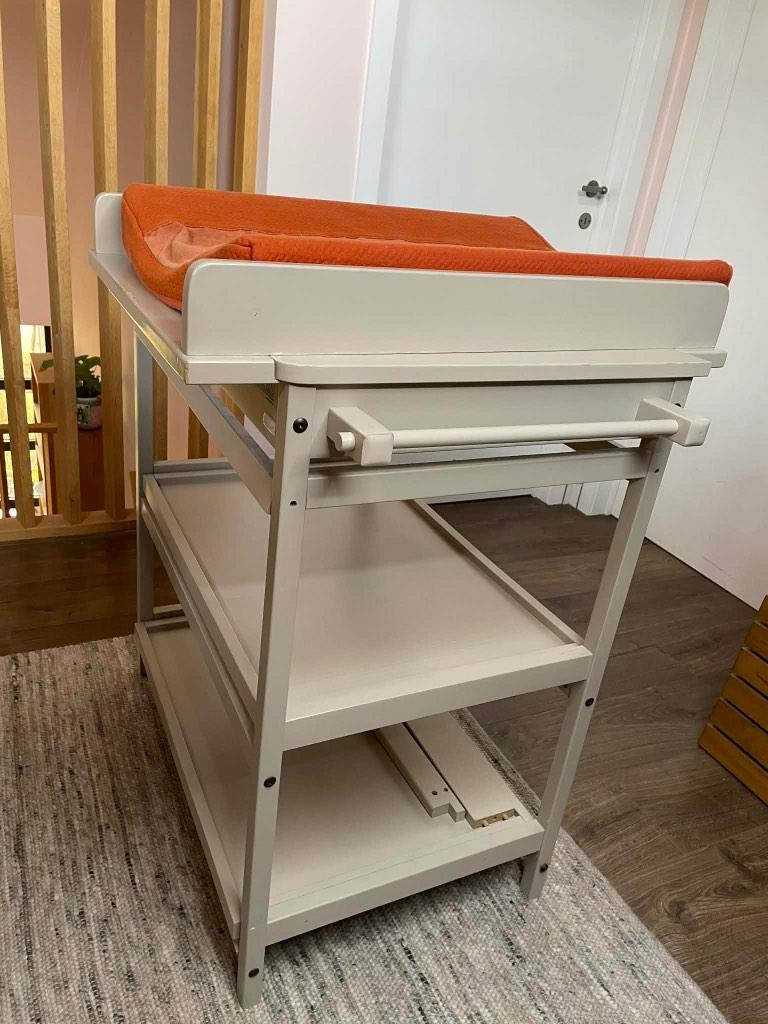 Verzorgingstafel met kussen en twee hoezen, Kinderen en Baby's, Ophalen, Gebruikt