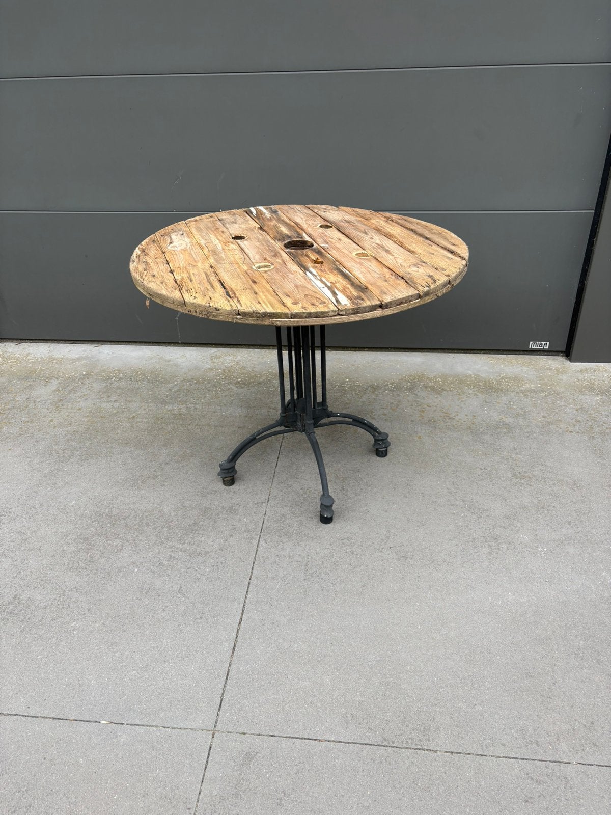 Table pour jardin, Enlèvement