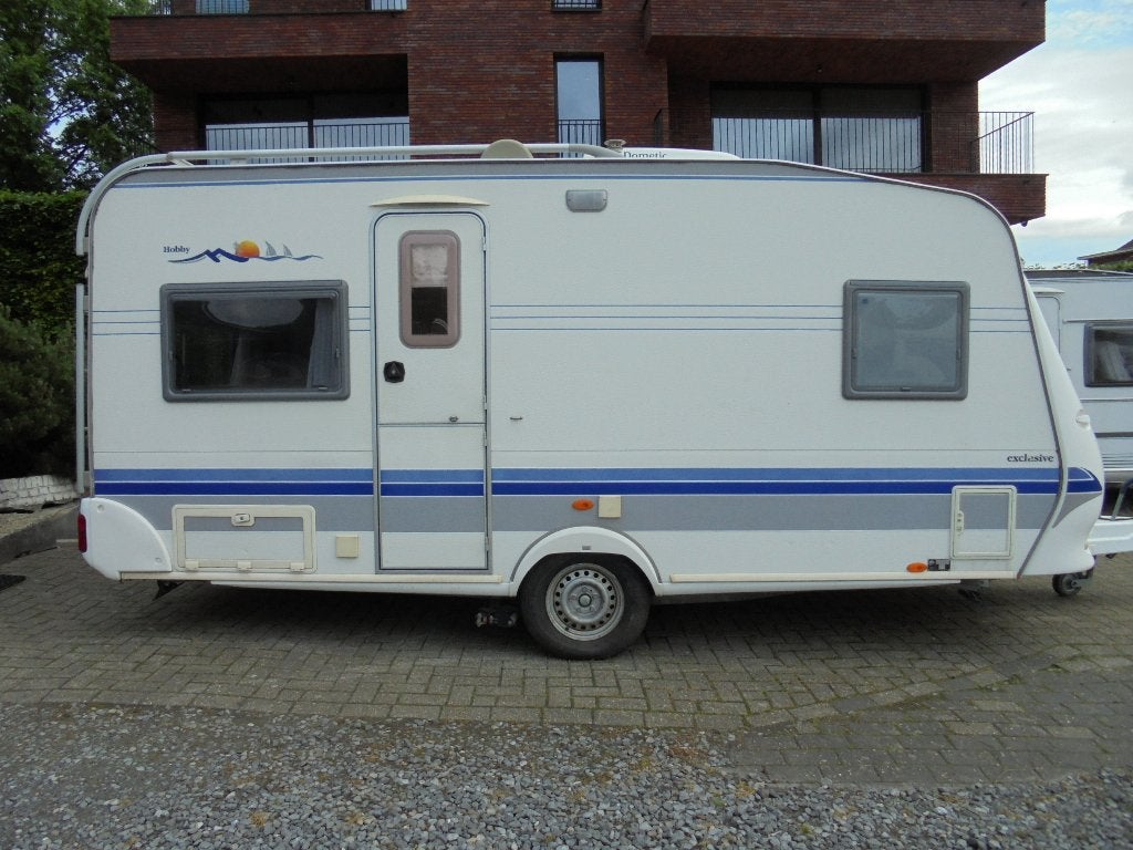 Hobby 460 Exclusieve,1/2006,4 pers/vast bed, voortent, MOVER, Caravans en Kamperen, Caravans, Rondzit, Hordeur, Particulier, 4 tot 5 meter