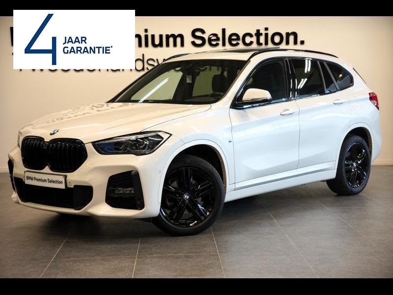 BMW X1 M PACK TREKHAAK PANORAMADAK LED LICHTEN, Auto's, 136 pk, Wit, Bedrijf, 5 deurs
