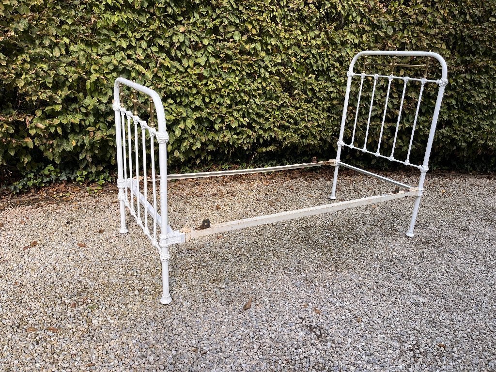 Antiek Frans spijlenbed / ijzeren eenpersoonsbed, Huis en Inrichting, Ophalen, 90 cm, Eenpersoons, Wit