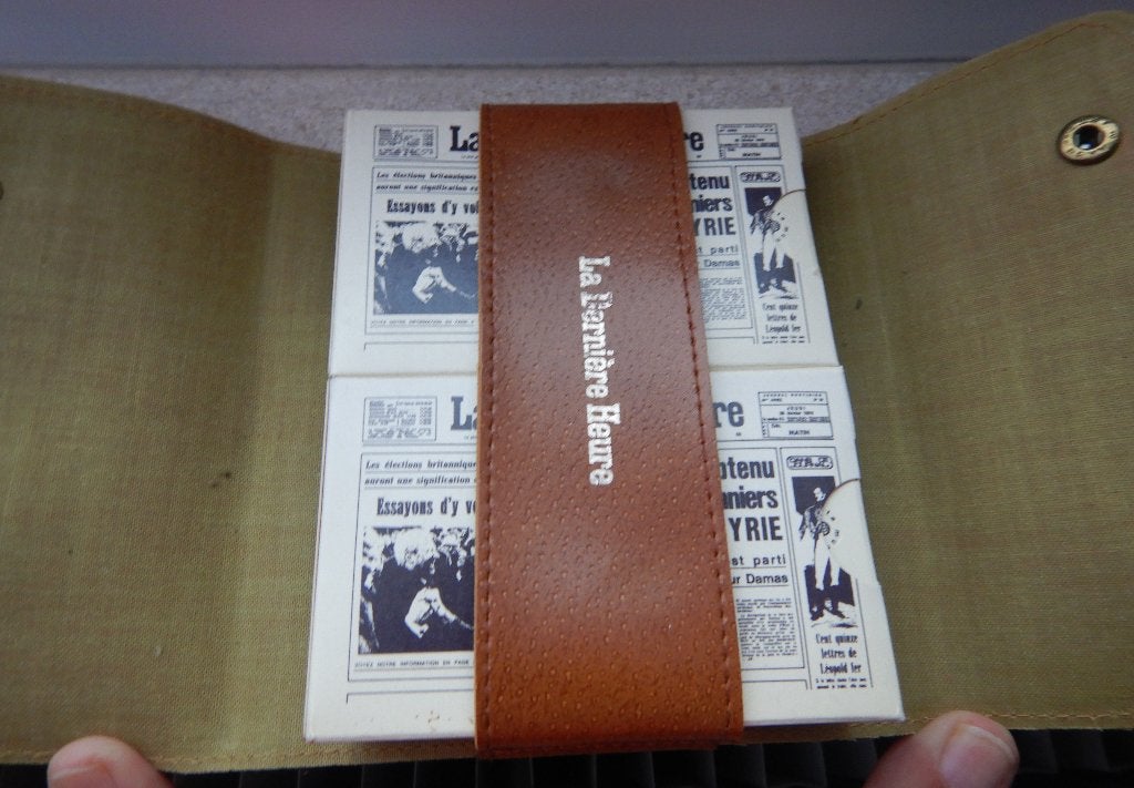 Pochette de 2 jeux de cartes anciens et neufs., Enlèvement ou Envoi, Neuf