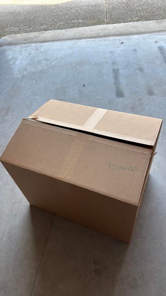 Sterke dozen lengte 79 cm breedte 56 cm hoogte 59 cm, Ophalen, Zo goed als nieuw