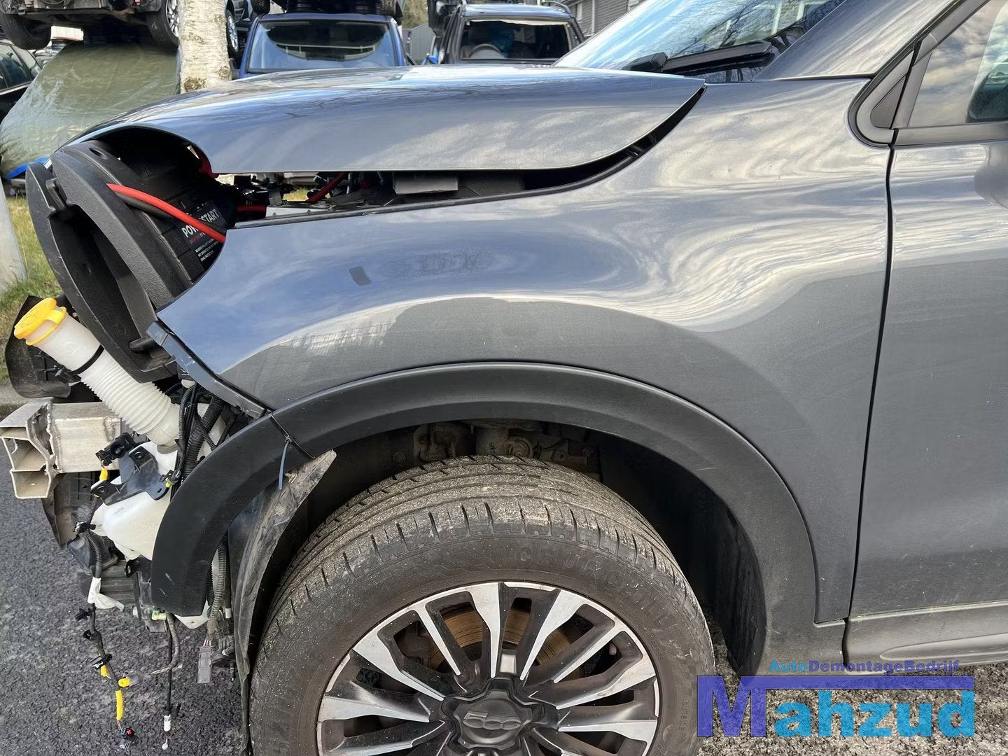 FIAT 500X donker grijs 679 links voor scherm wielrand 2014+, Gebruikt, Stellantis Europe S.p.A., Voor, Info@stellantis.com