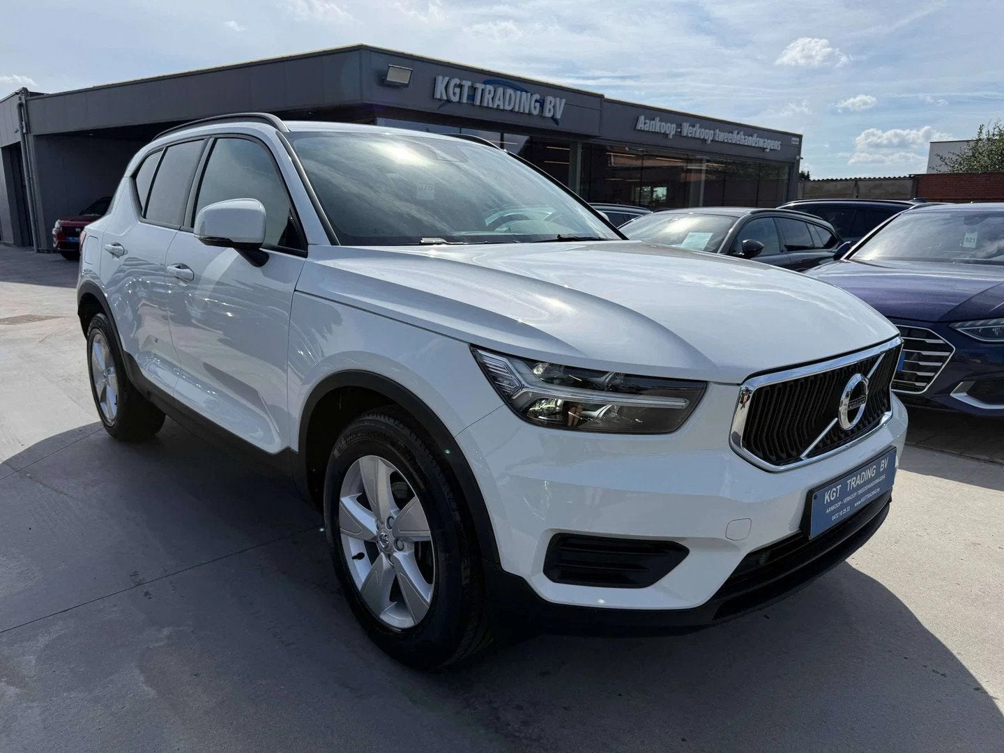Volvo XC40 1.5 T2 129PK NAVIGATIE FULL LED BLUETOOTH DAB PDC, Auto's, Volvo, Lichtsensor, Gebruikt, Wit, 5 deurs