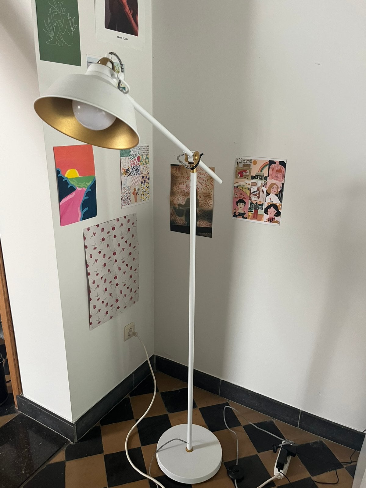 Lampadaire blanc, Maison & Meubles, Enlèvement, Comme neuf, Métal, 100 à 150 cm