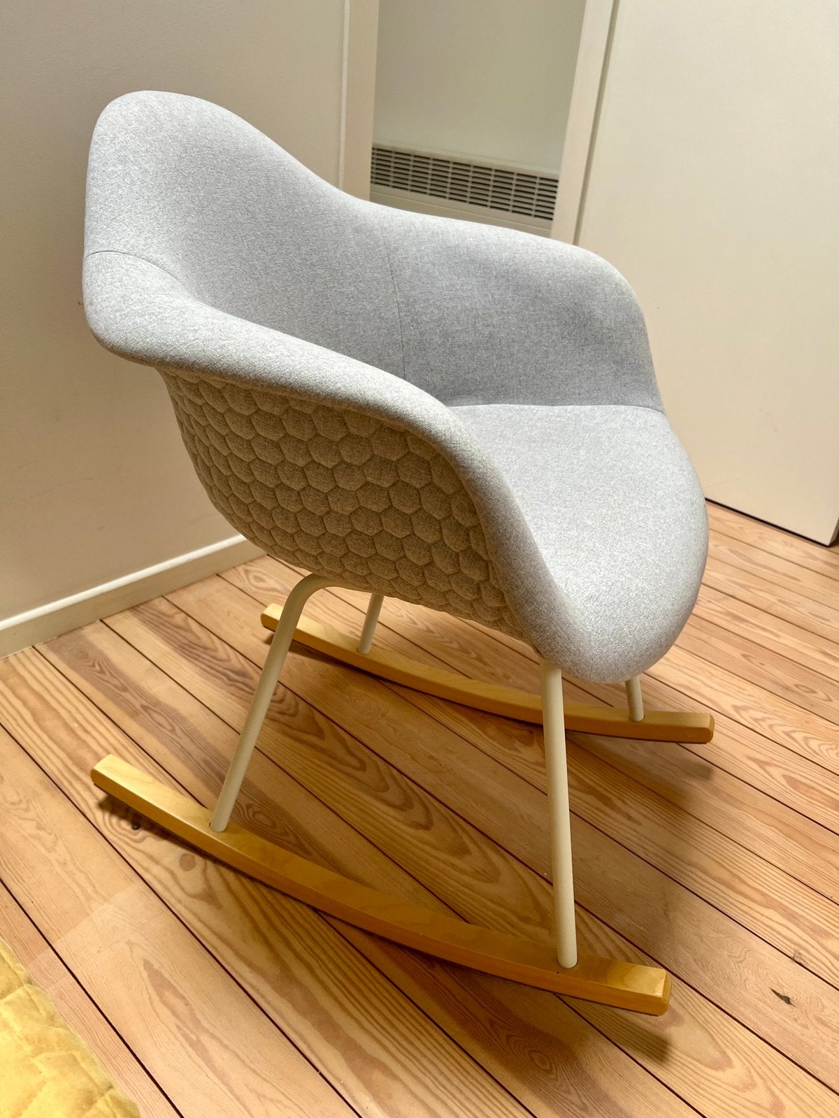 Fauteuil / chaise à bascule, Moins de 75 cm, Synthétique, Enlèvement, Utilisé