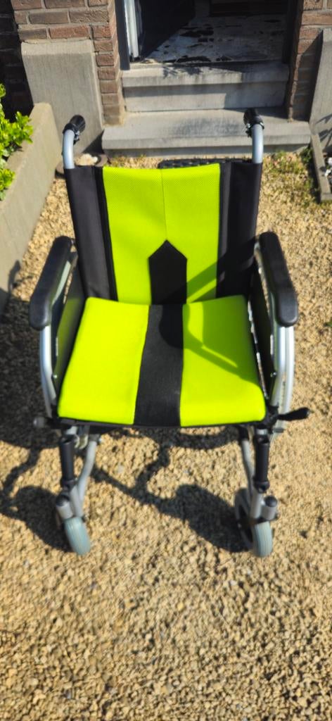 Chaise roulante état neuf