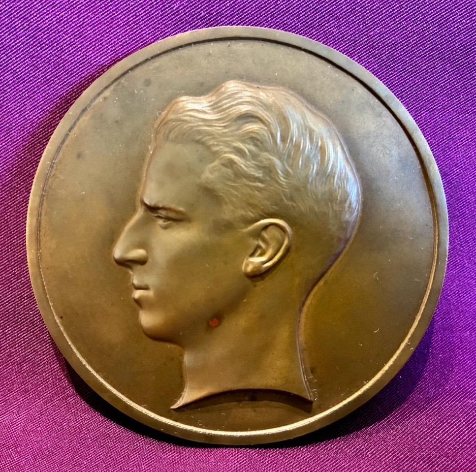 Bronzen medaille jonge Koning Boudewijn., Verzamelen, Koningshuis en Royalty, Gebruikt, Overige typen, Ophalen of Verzenden