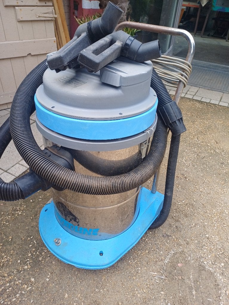 bouwstofzuiger, Bricolage & Construction, Matériel de nettoyage, Enlèvement, Utilisé, Aspirateur d'eau