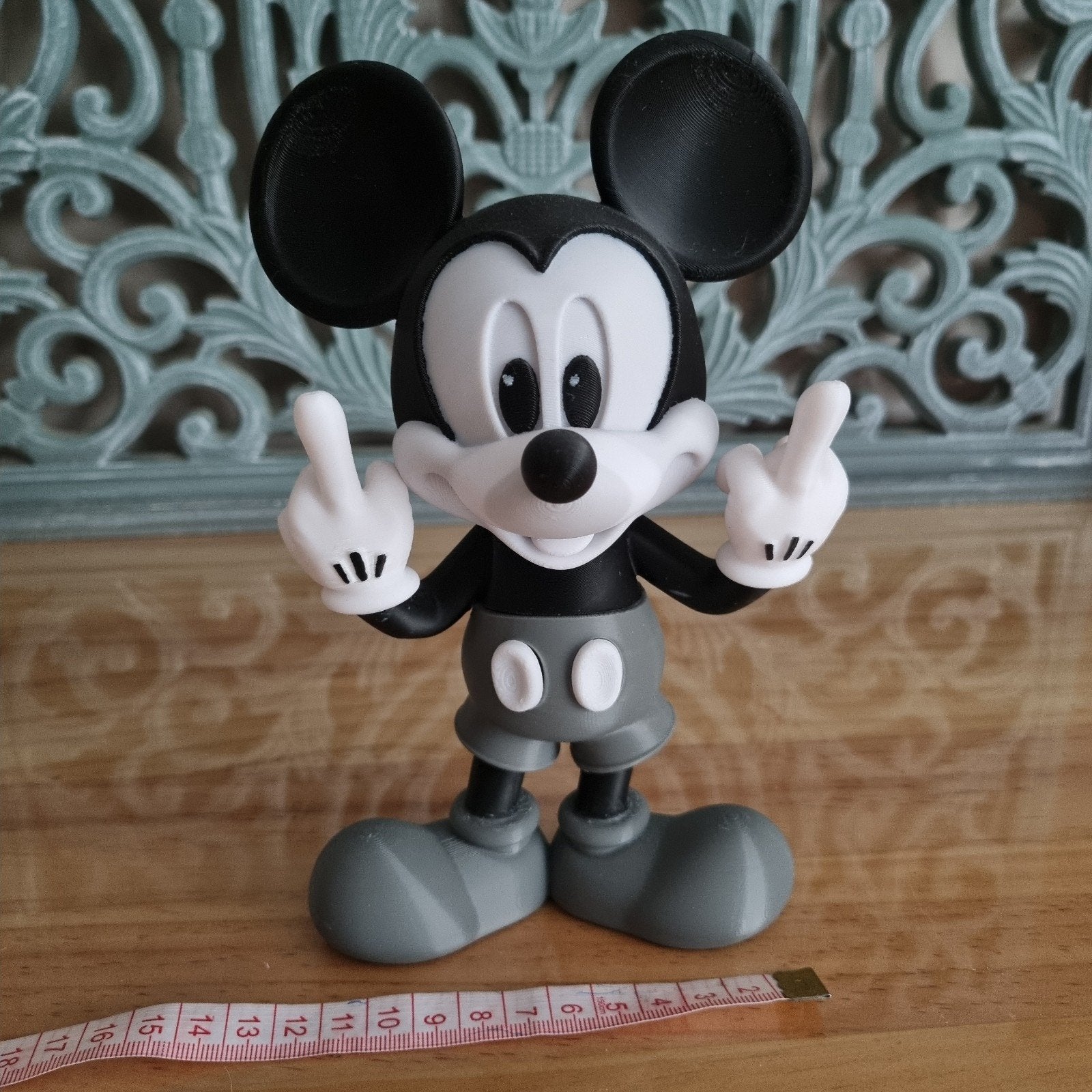 Figurine Mickey, Enlèvement