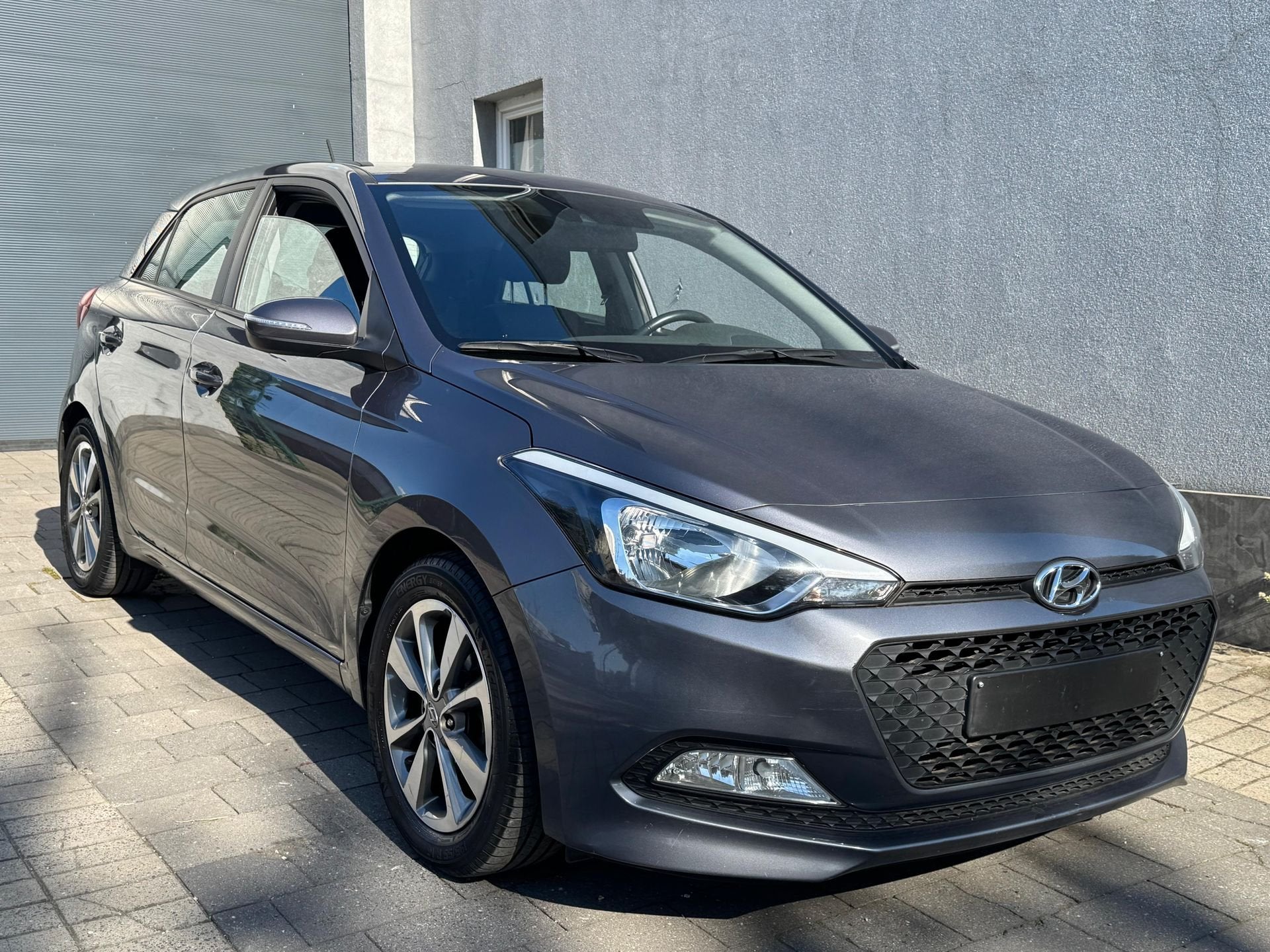 Hyundai I20 1.4i benzine automaat 2018 navigatie, Gebruikt, Euro 6, Bedrijf, 5 zetels