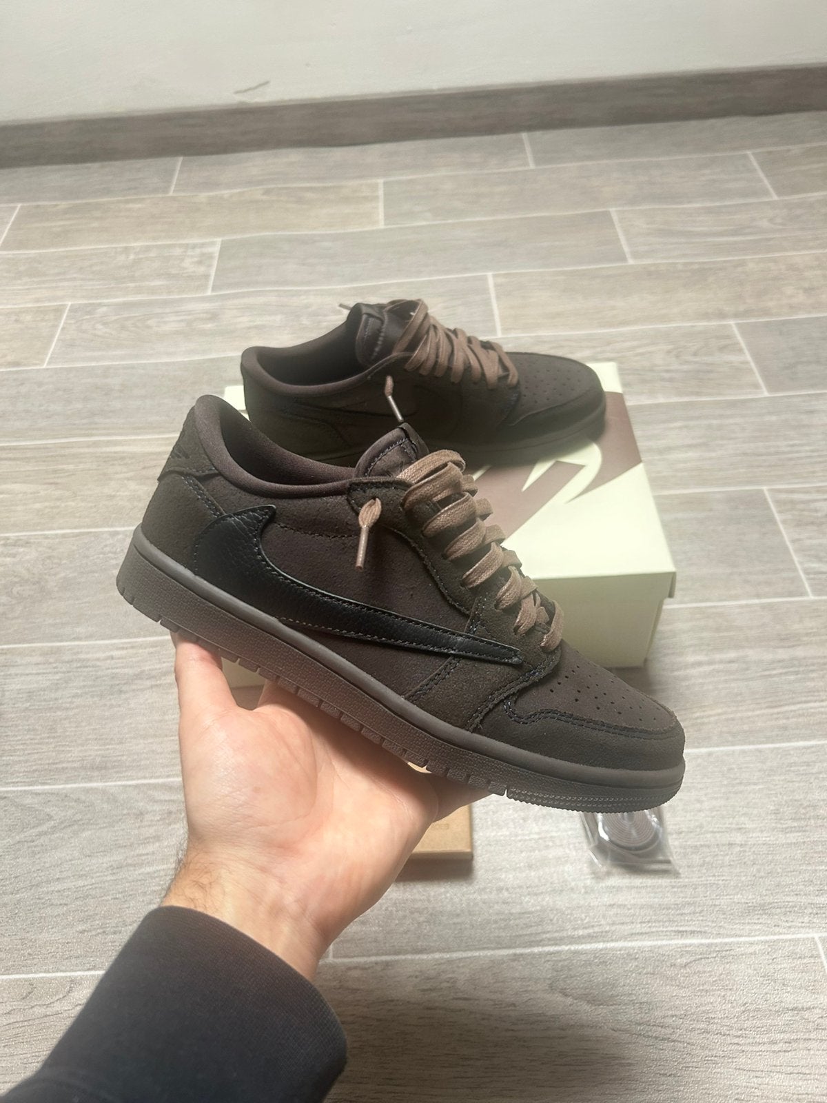 Travis Scott brown, Vêtements | Hommes, Chaussures, Neuf, Brun, Enlèvement, Baskets