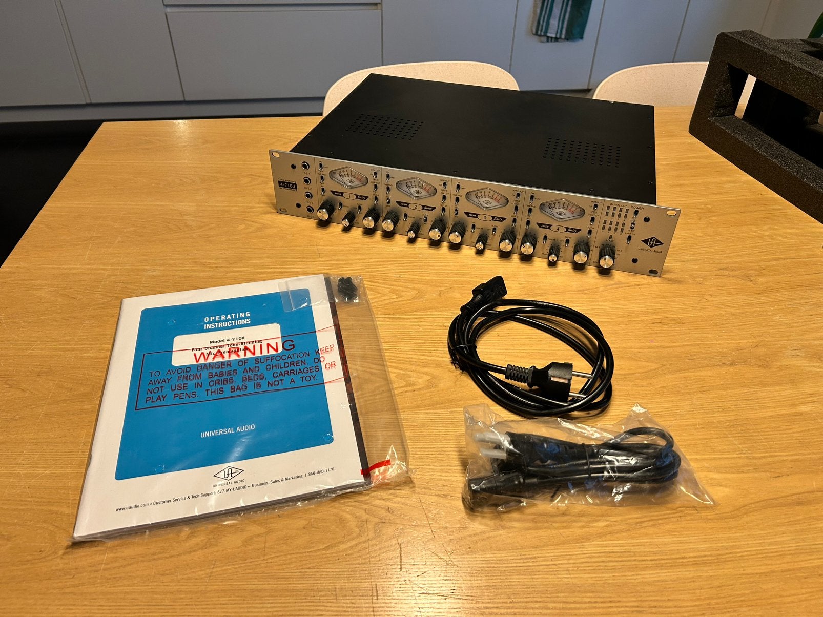 Universal Audio 4-710D, Ophalen, Zo goed als nieuw, Audio