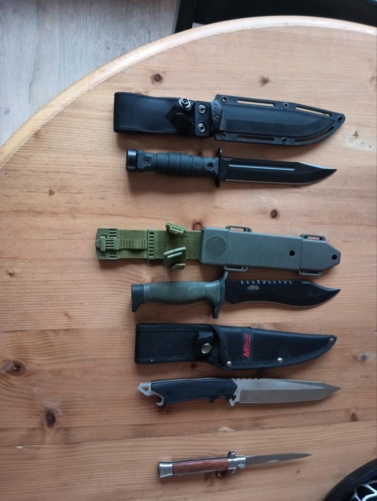 Hunting en survival messen + Stilotto, Verzamelen, Militaria | Algemeen, Ophalen