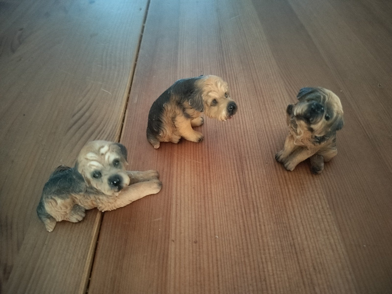 Set van 3 Terrier puppy beeldjes - Yorkshire / Border Terrie, Verzamelen, Dierenverzamelingen, Ophalen
