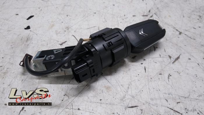 Serrure de contact + clé d'un Citroen C4 Cactus, -, 3 mois de garantie, Utilisé, -