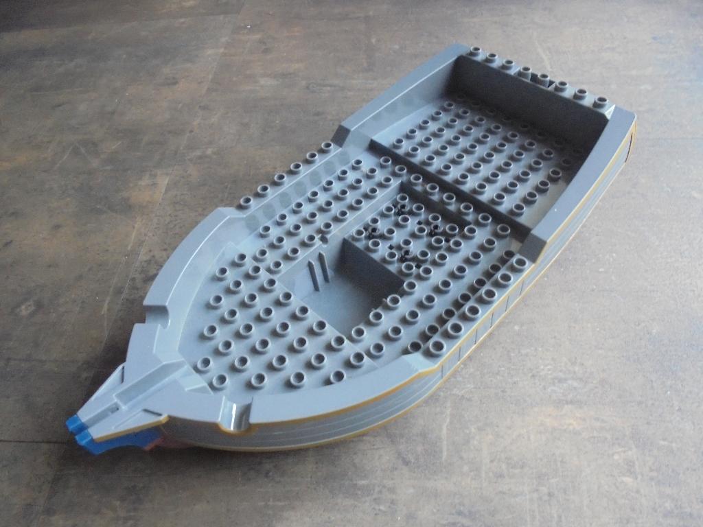 Lego Duplo Boat Hull 12x24 on Wheels (zie foto's) 2, Verzenden, Gebruikt, Losse stenen, Duplo