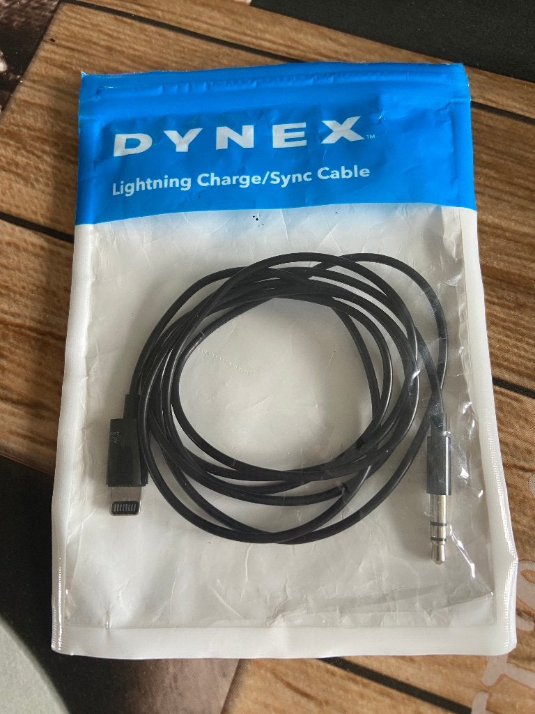 Câble Dynex Lightning Charge/Sync - Jack 3.5mm, Enlèvement, Comme neuf, Moins de 2 mètres, Autres câbles