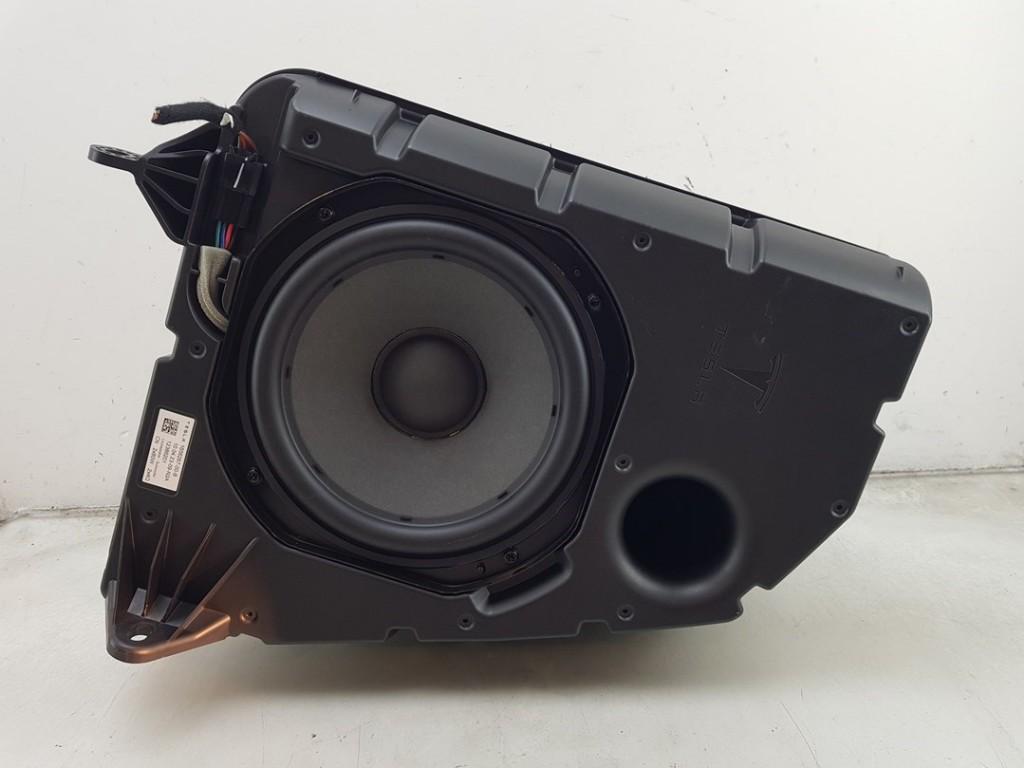 SUBWOOFER Tesla Model Y (5YJY) (01-2019/01-2025), Germany_Sales@tesla.com, Gebruikt, Overige automerken, Ludwig-Prandtl-Straße 27 - 29
12526  Berlin, DE