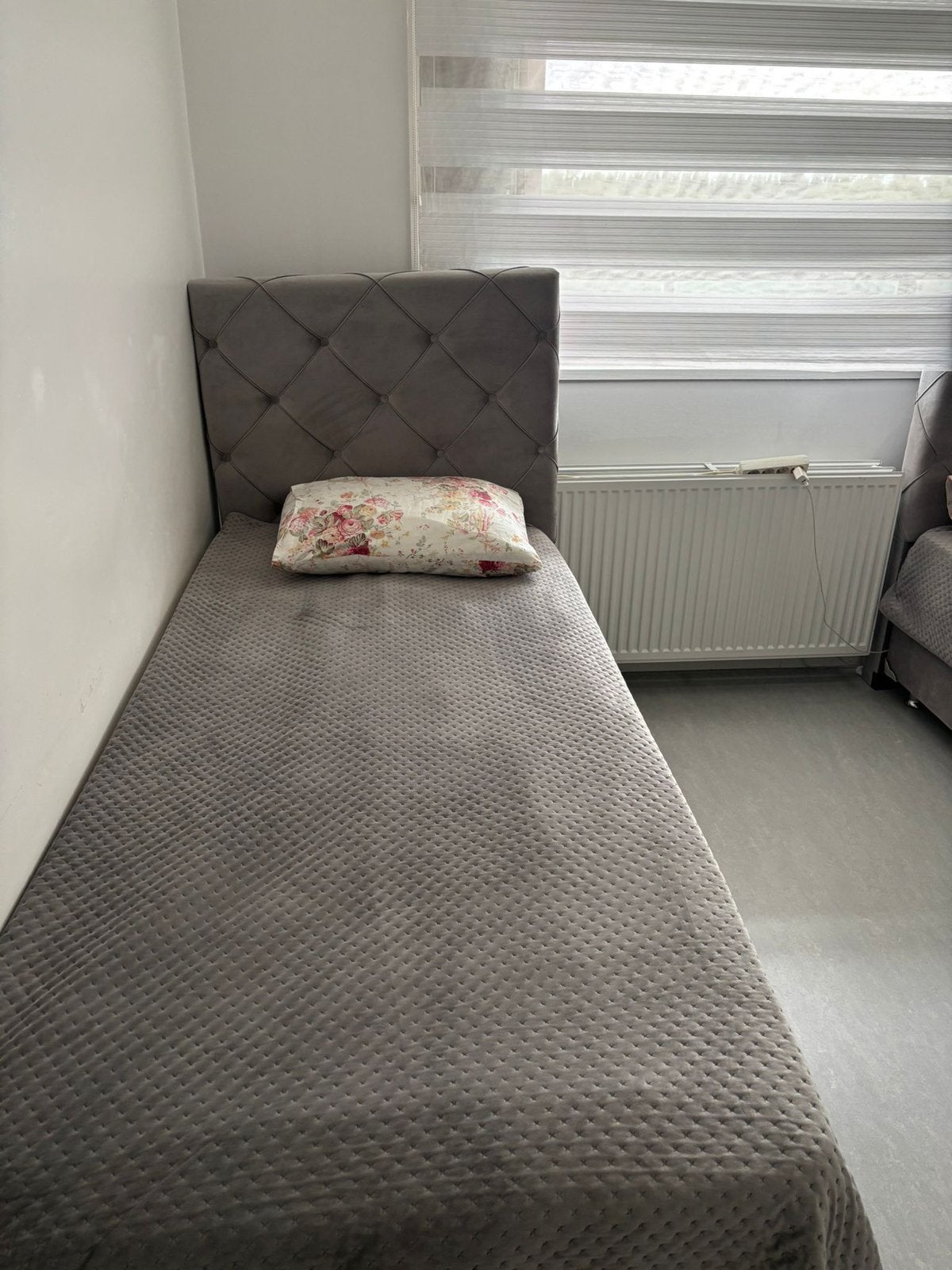 2 lits pour seulement 150, Enlèvement, Comme neuf, 200 cm, 90 cm