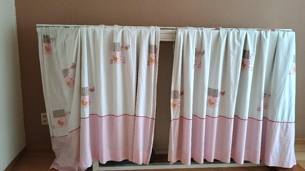 Paire de rideaux occultants chambre enfant TBE, Rose, Comme neuf, Enlèvement, Rideau
