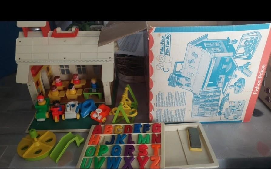 Fisher price school, Enlèvement