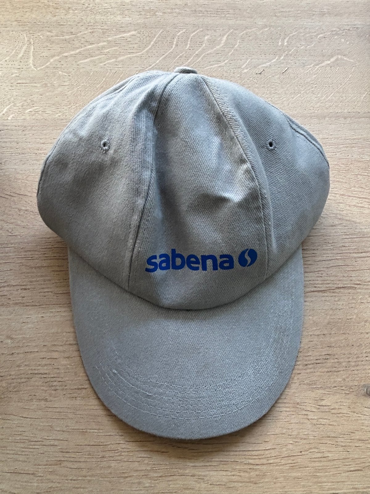 casquette ornée du logo bleu vintage de la Sabena, Collections, Souvenirs Sabena, Enlèvement ou Envoi, Comme neuf