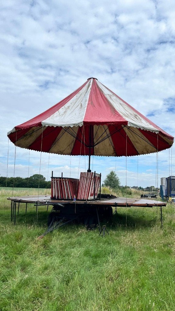 Opvouwbare kiosk op chassis 6,5 meter antiek, podium, Enlèvement, Utilisé