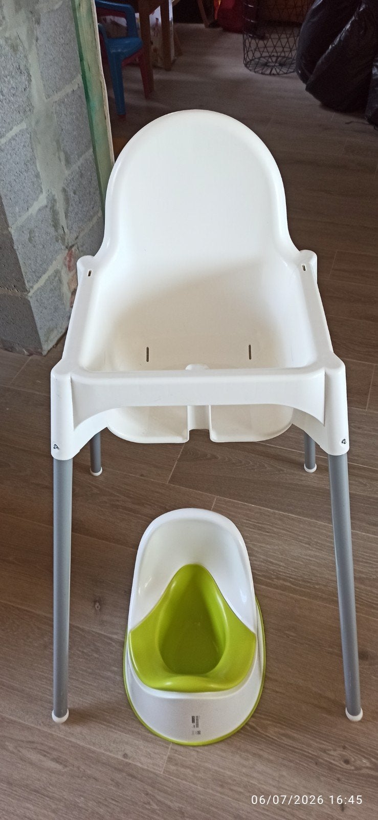 Chaises hautes et petit pot bébé, Enfants & Bébés, Enlèvement