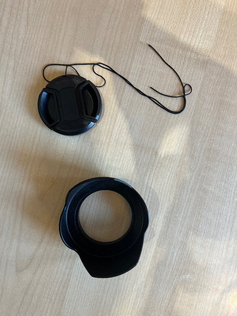 Bouchon d'objectif 55mm et pare-soleil pour objectif 55mm., Enlèvement, Neuf, Bouchon d'objectif