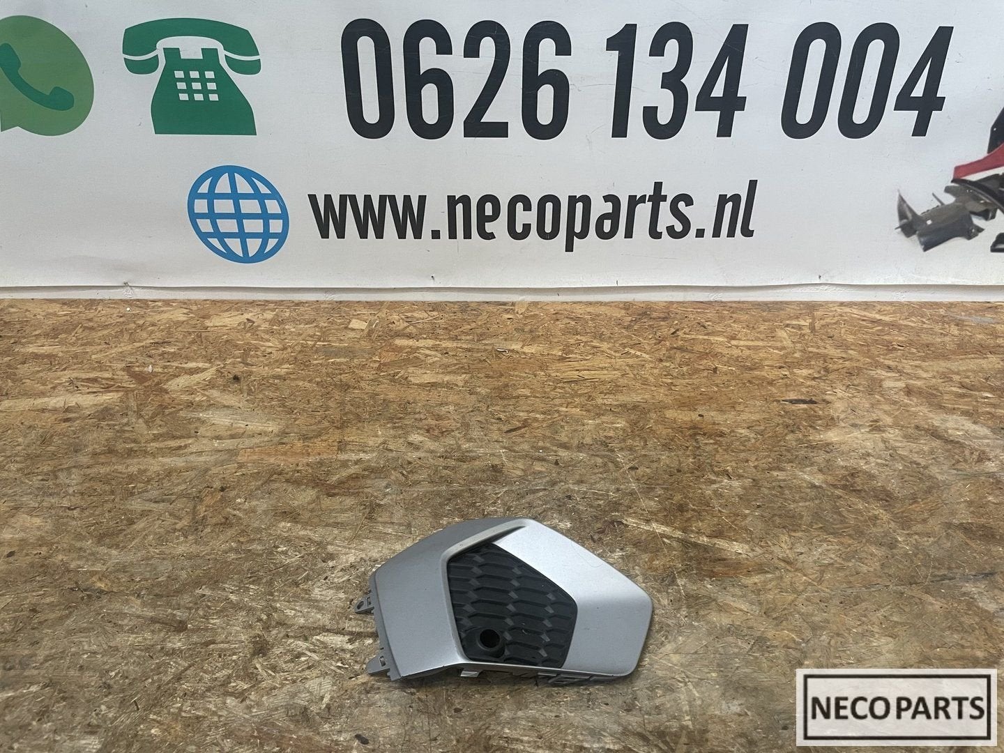 AUDI A3 8Y 8Y0 BUMPER ROOSTER GRILL BUMPERROOSTER 8Y0807953, Gebruikt, -, Achter, -