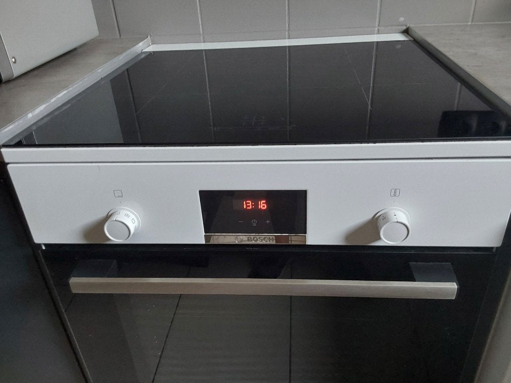 Bosch inductie kookfornuis met oven wit, Ophalen, Gebruikt, Hete lucht, 60 cm of meer