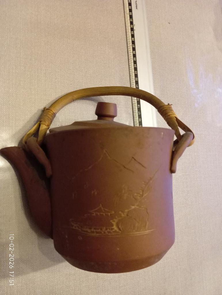 CHINESE THEEPOT VAN YIXING KLEI, Enlèvement