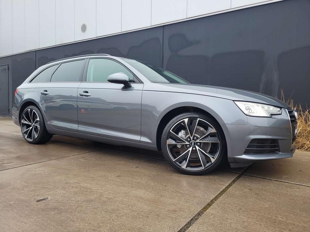 Audi A4 Avant 35TFSI *AUT.*XENON*KEYLESS*PTS*NAVI*, Zwart, 4 cilinders, 1984 cc, 0 kg