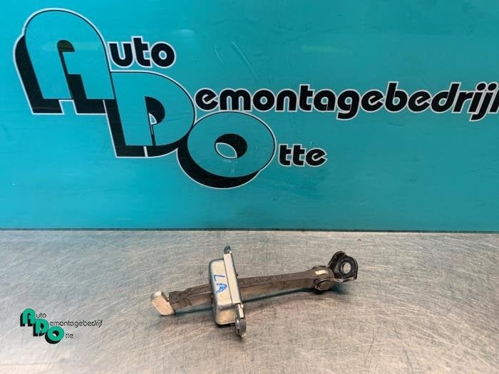 Butée 4portes arrière gauche d'un Peugeot 108 (108 14-), -, 3 mois de garantie, Utilisé, -