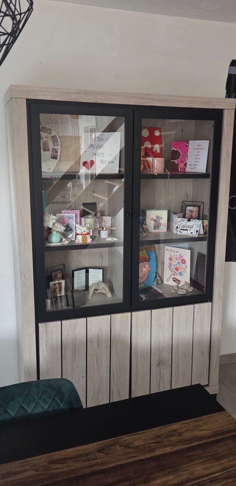 Vitrine kast, Ophalen, 100 tot 150 cm, 200 cm of meer, 25 tot 50 cm
