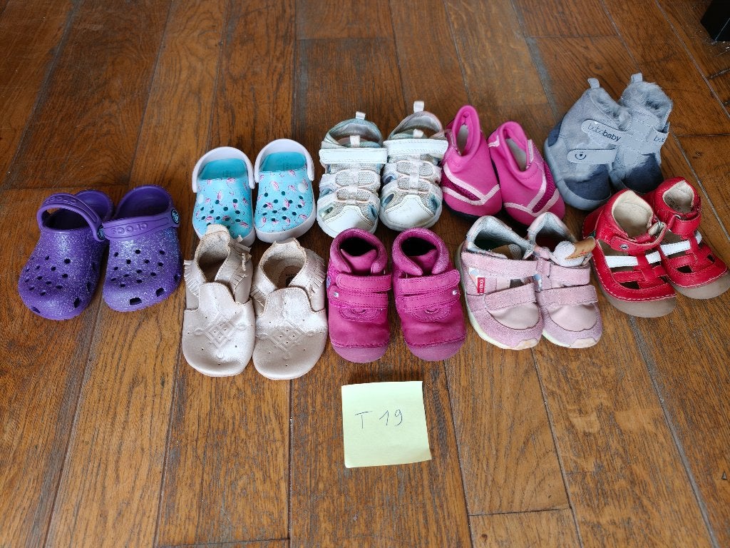 Lot de 9 paires chaussures fille taille 19 à 1,66€ par paire, Enfants & Bébés, Enlèvement, Utilisé, Chaussures, Fille