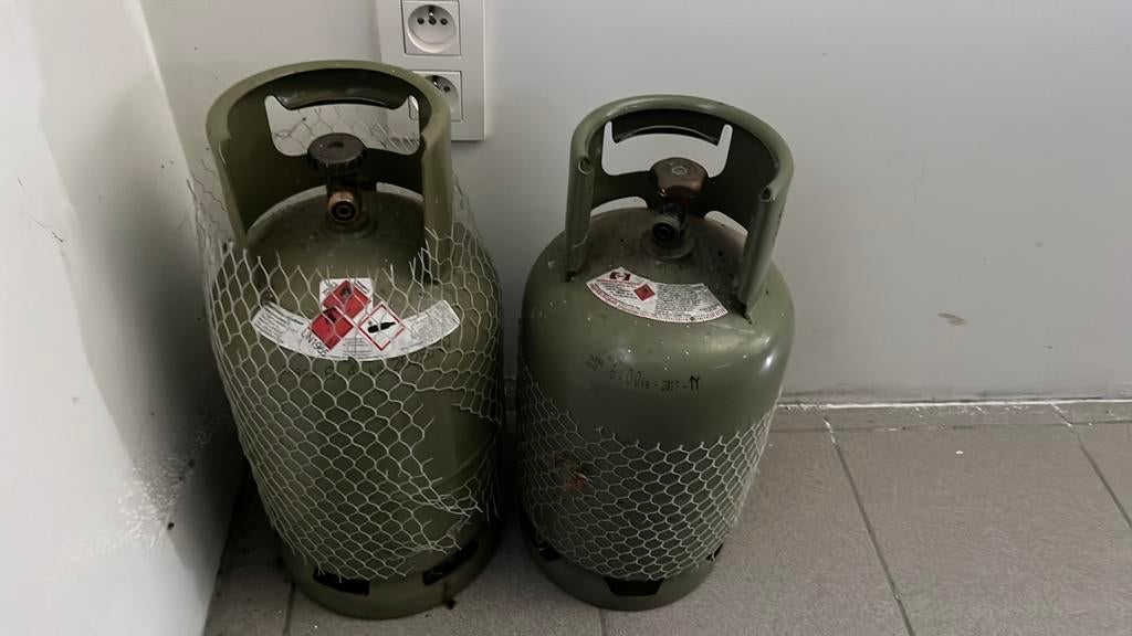 Lege gasflessen, Ophalen, Gebruikt