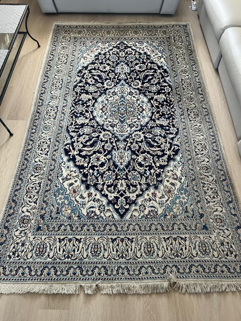 Tapis persan Nain, Enlèvement