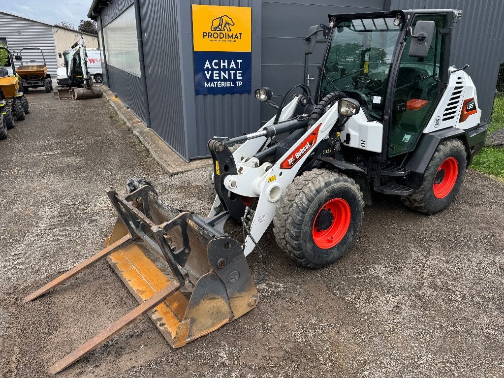 BOBCAT L85 - Année 2021 - 1350 heures - bac 4/1 + fourches, Articles professionnels, Machines & Construction | Grues & Excavatrices