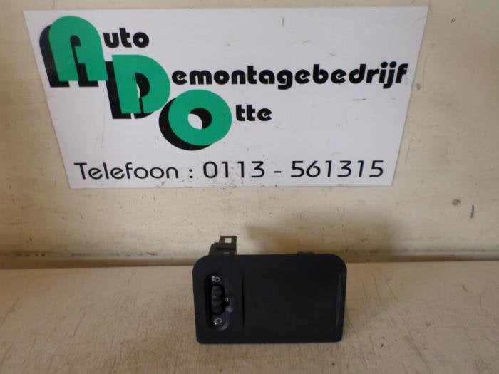 Commutateur phare hauteur réglable d'un Renault Clio (Clio, Renault, -, 3 mois de garantie, Utilisé