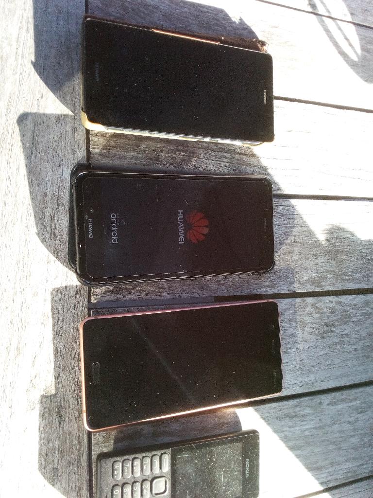 4 Mobiele telefoons Nokia en Huawei, Télécoms, Téléphonie mobile | Nokia, Enlèvement