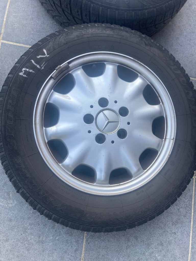 4 jantes Mercedes, Autos : Pièces & Accessoires, Pneus & Jantes, Jante(s), Pneus hiver, 15 pouces, 205 mm, Véhicule de tourisme