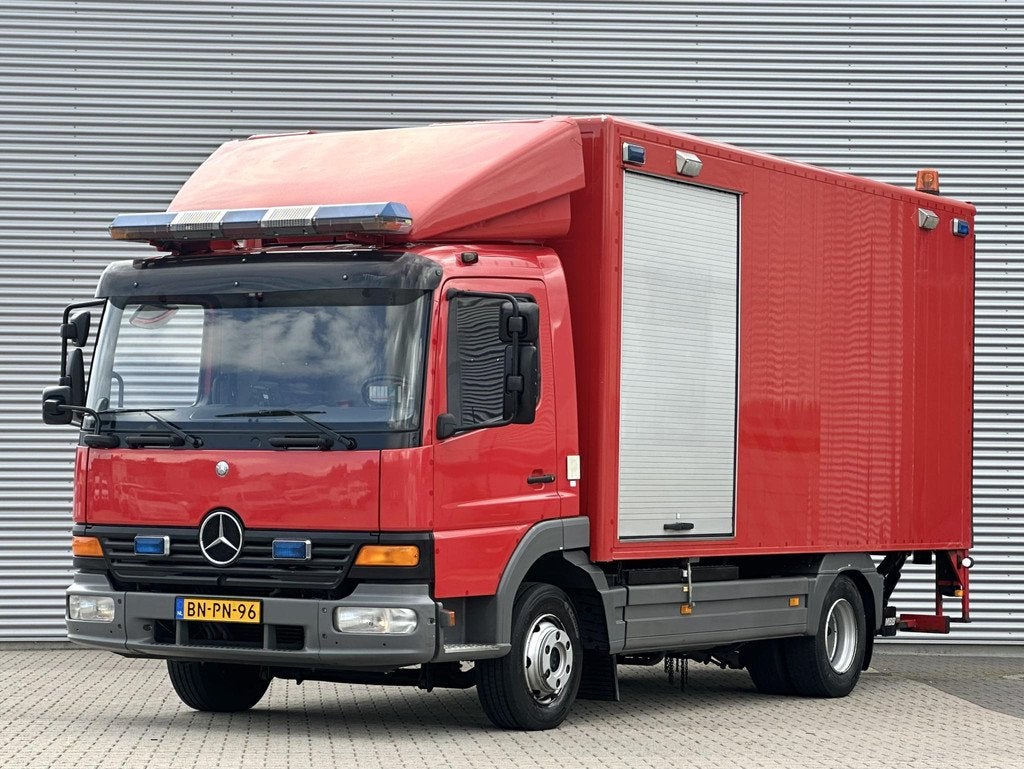 Mercedes-benz 970.04 Atego 1018 laadklep trekhaak Brandweerw, Auto's, Vrachtwagens, Bedrijf, Te koop, Trekhaak, Mercedes-Benz
