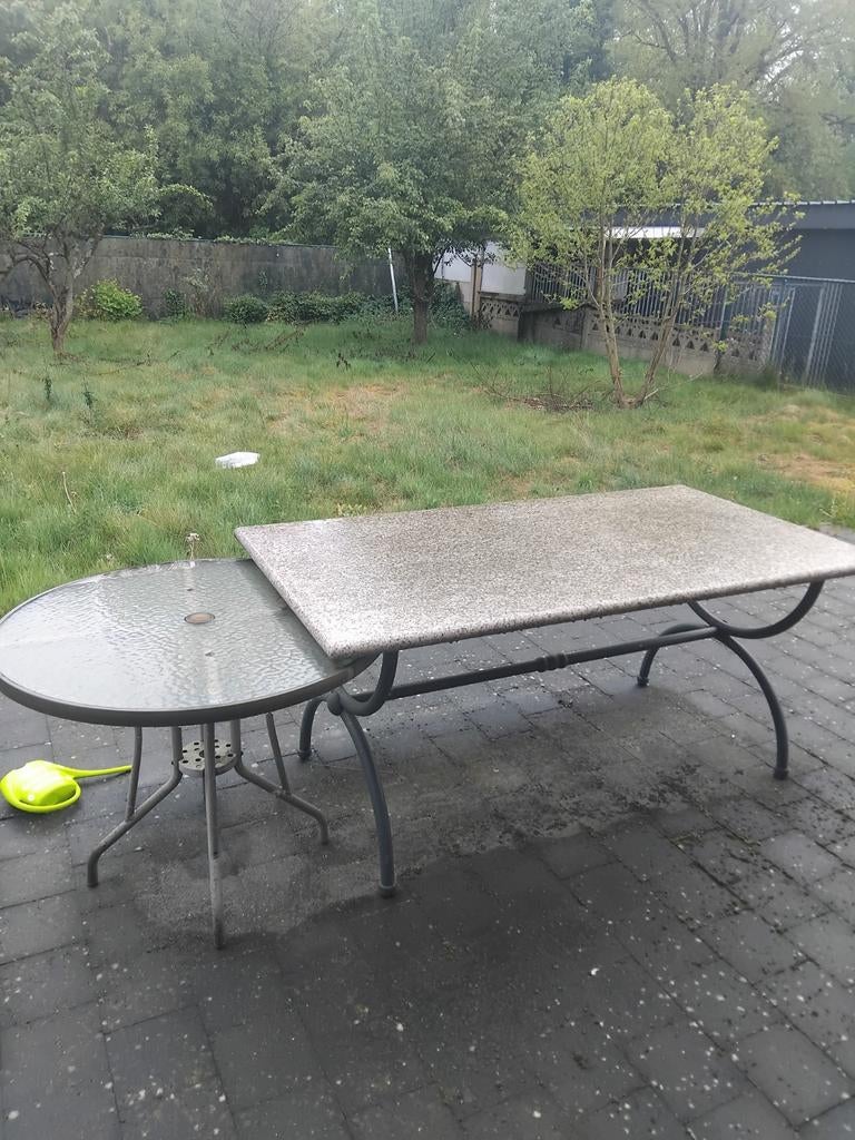 Buitentafel in Graniet., Tuin en Terras, Tuintafels, Ophalen