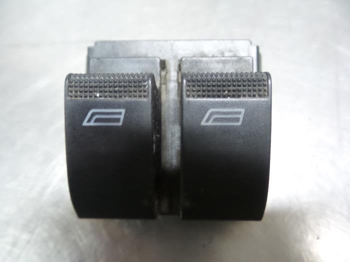 Commutateur vitre électrique d'un Audi A3 (A3 96-), -, 3 mois de garantie, Audi, Utilisé